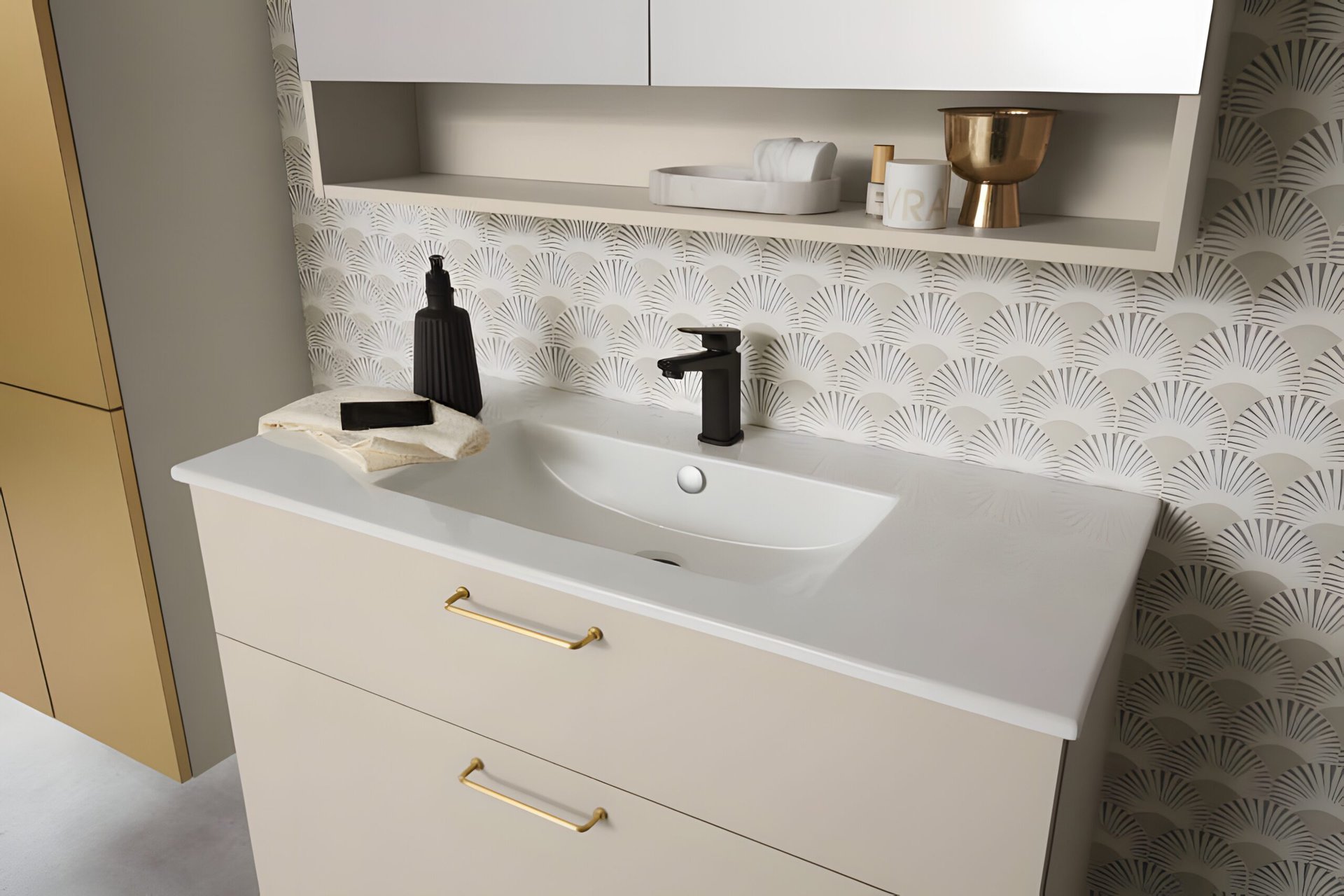 Why Shaker Kitchen Cabinets Stay Popular in Vancouver