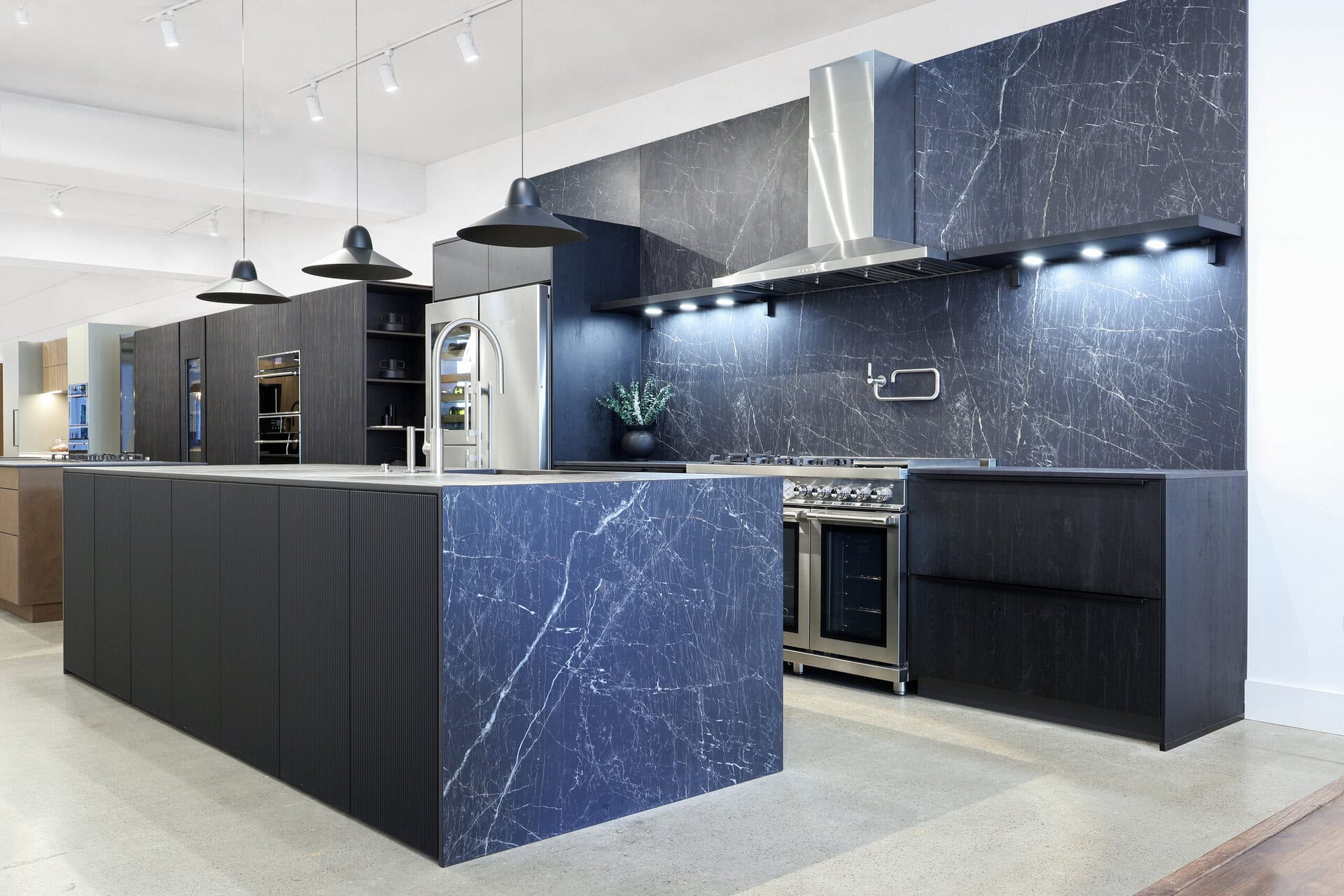 Bauformat kitchen display — fluted textured melamine, matt