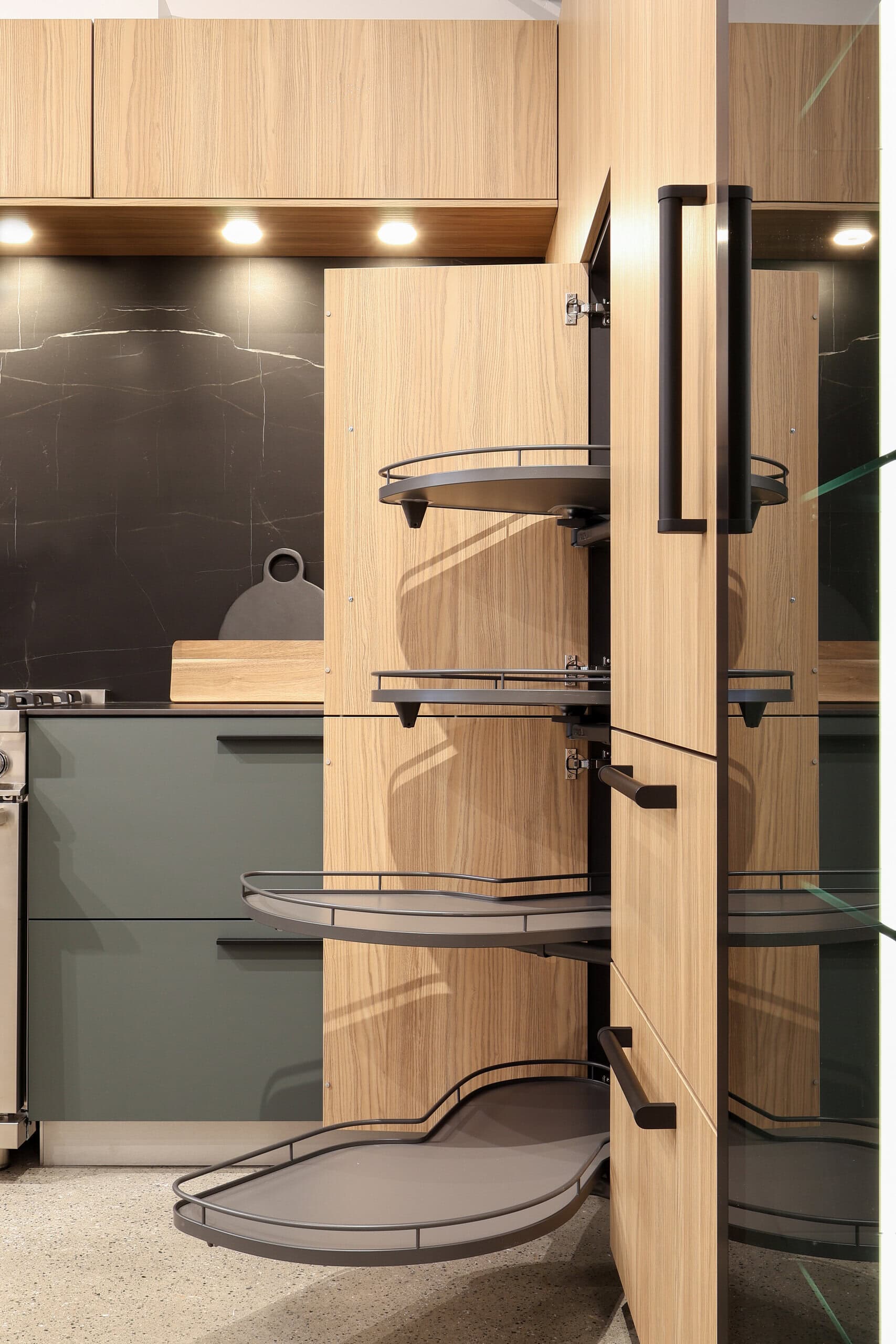Bauformat kitchen display — corner carousel pull-out